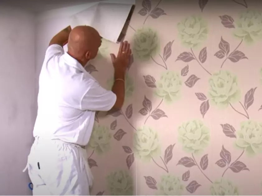 Memasang Wallpaper dinding